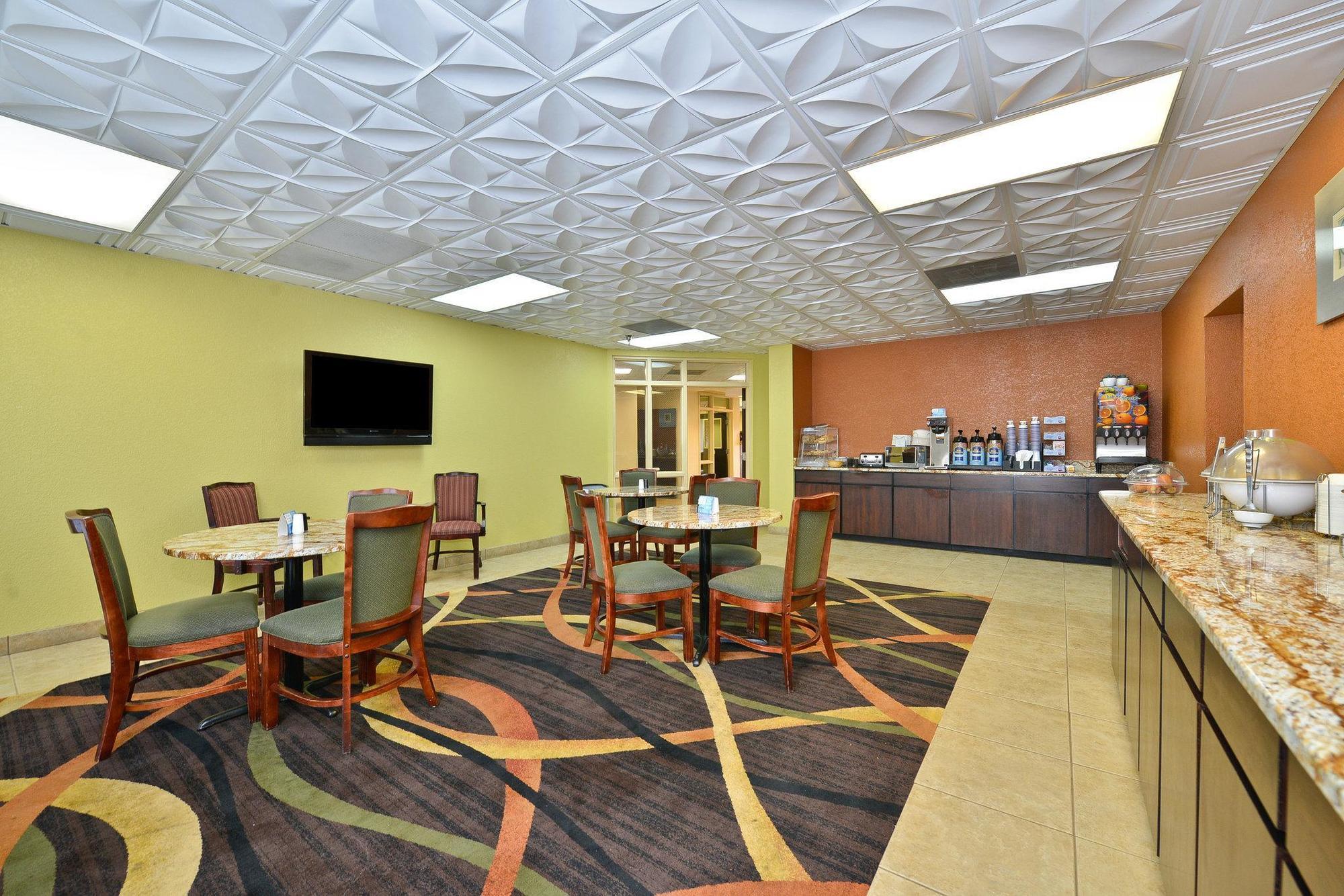 Best Western Knoxville Suites - Downtown Exterior photo