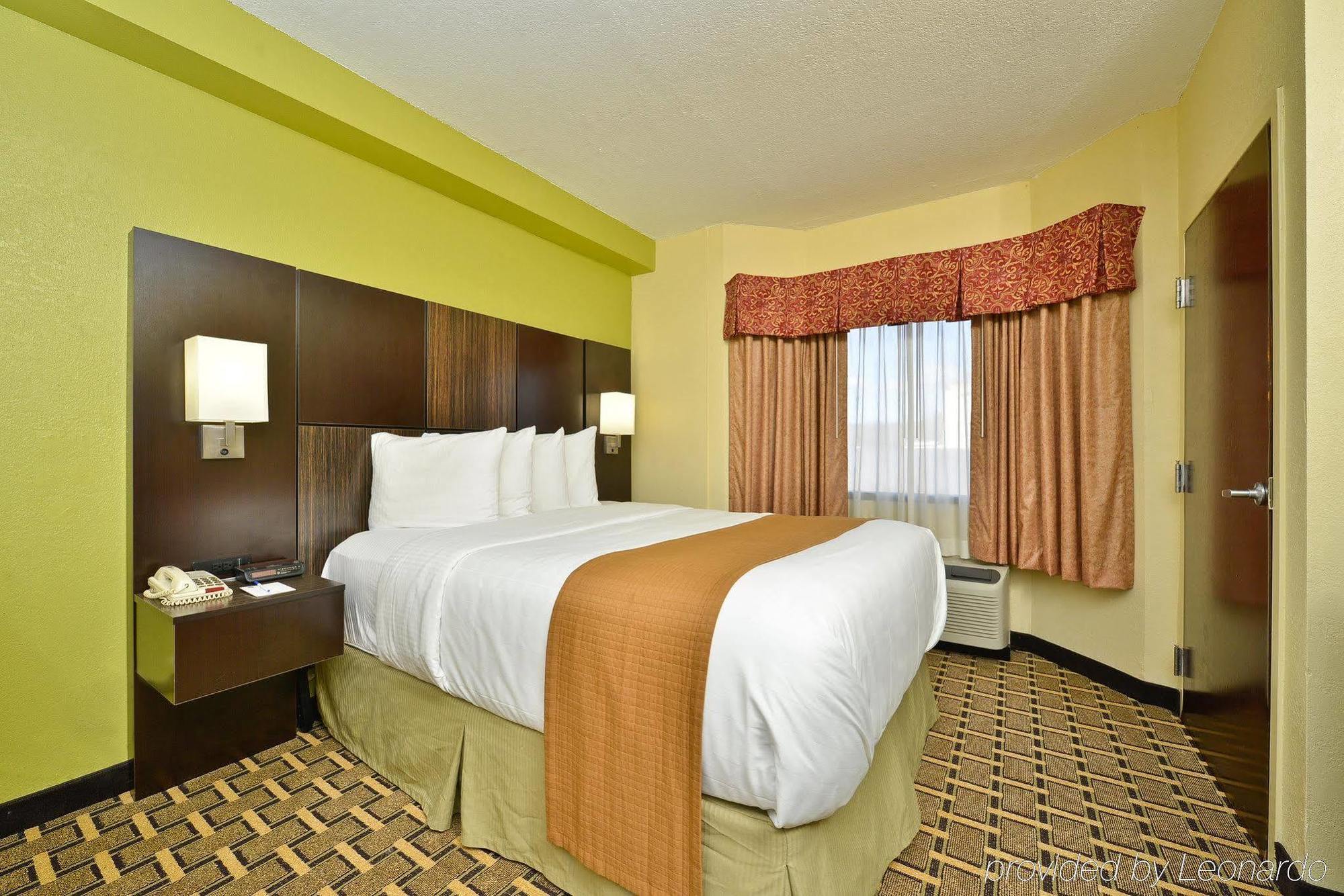 Best Western Knoxville Suites - Downtown Exterior photo